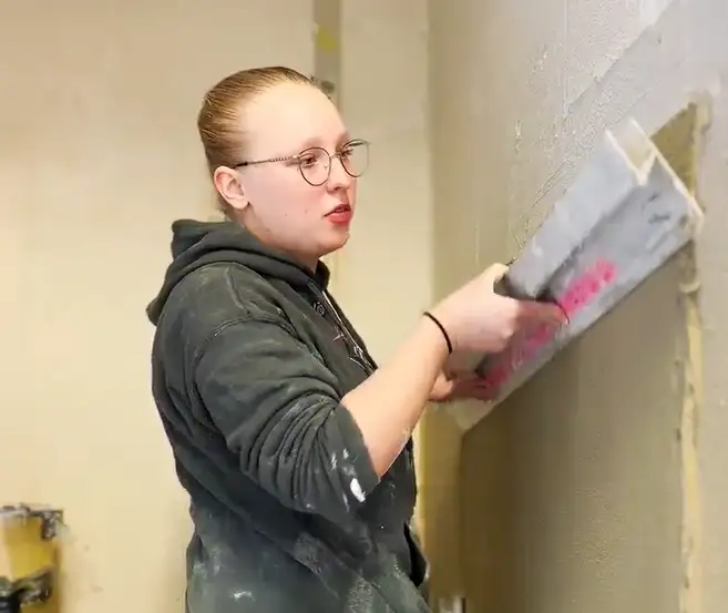Summa - Van havo naar stukadoor: Synthia (19) werkt graag met haar hoofd én haar handen